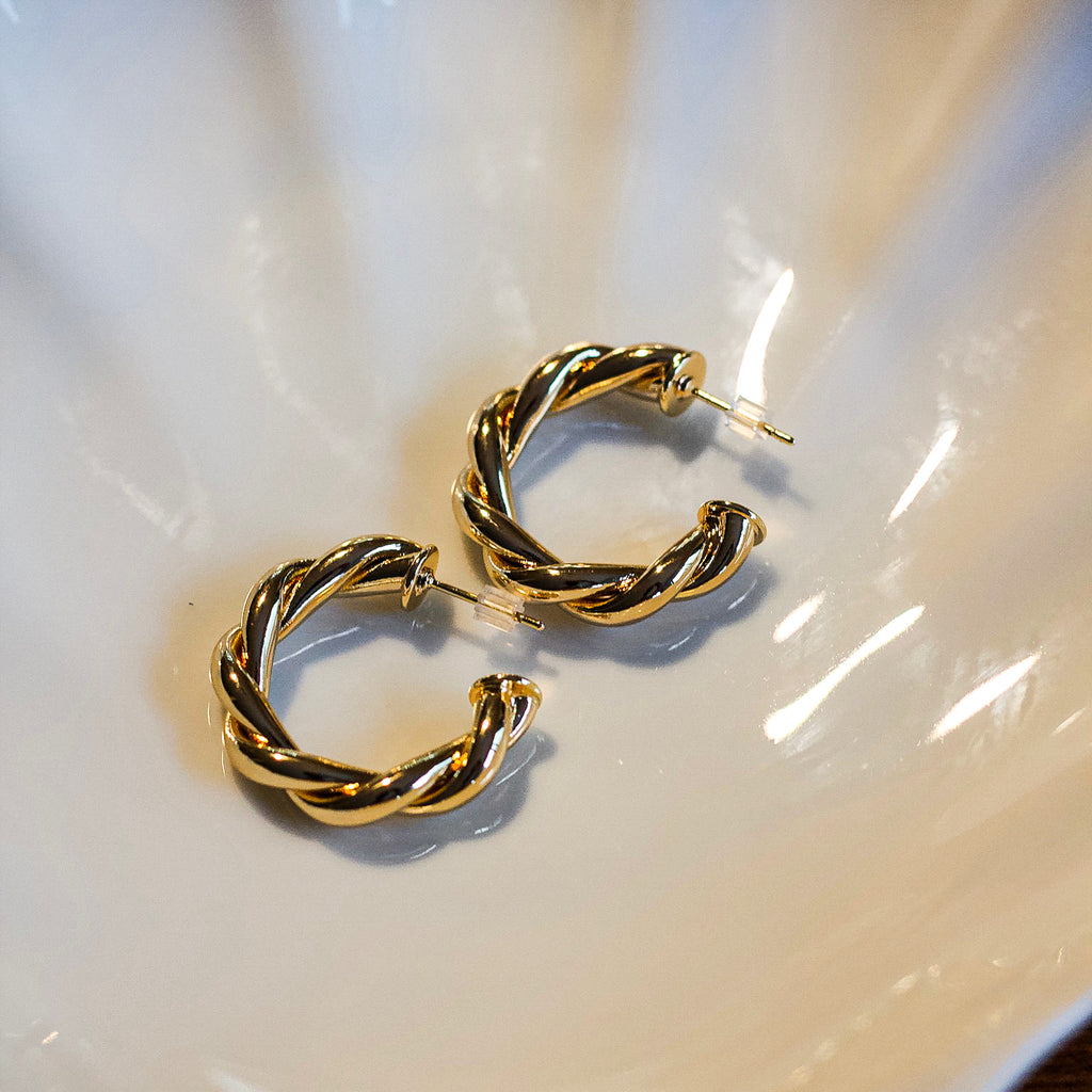 TWISTED HOOP